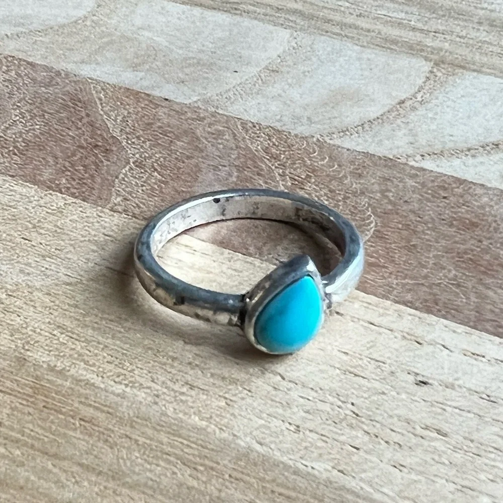 Vintage silver turquoise teardrop ring